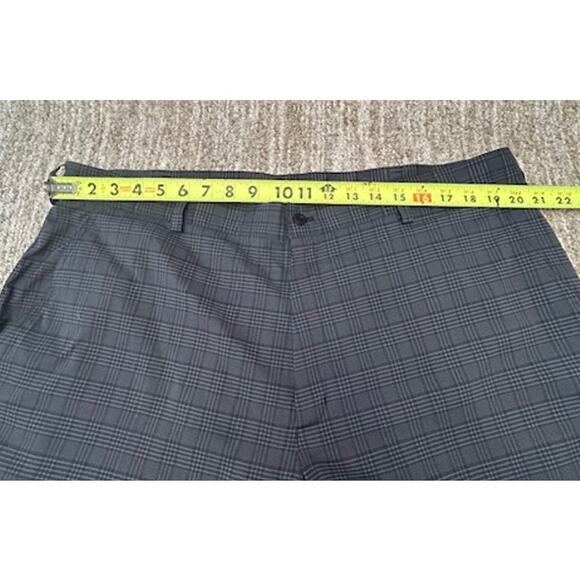 NIke Golf Dri-Fit Gray Plaid Flat Front Button Mens Stretch Shorts Size 40 - Picture 3 of 10